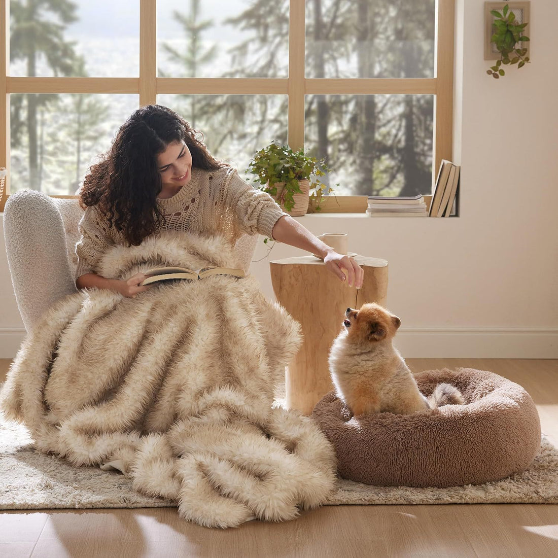 Indoor Non Slip Round Fluffy Plush Pet Bed For Comfort