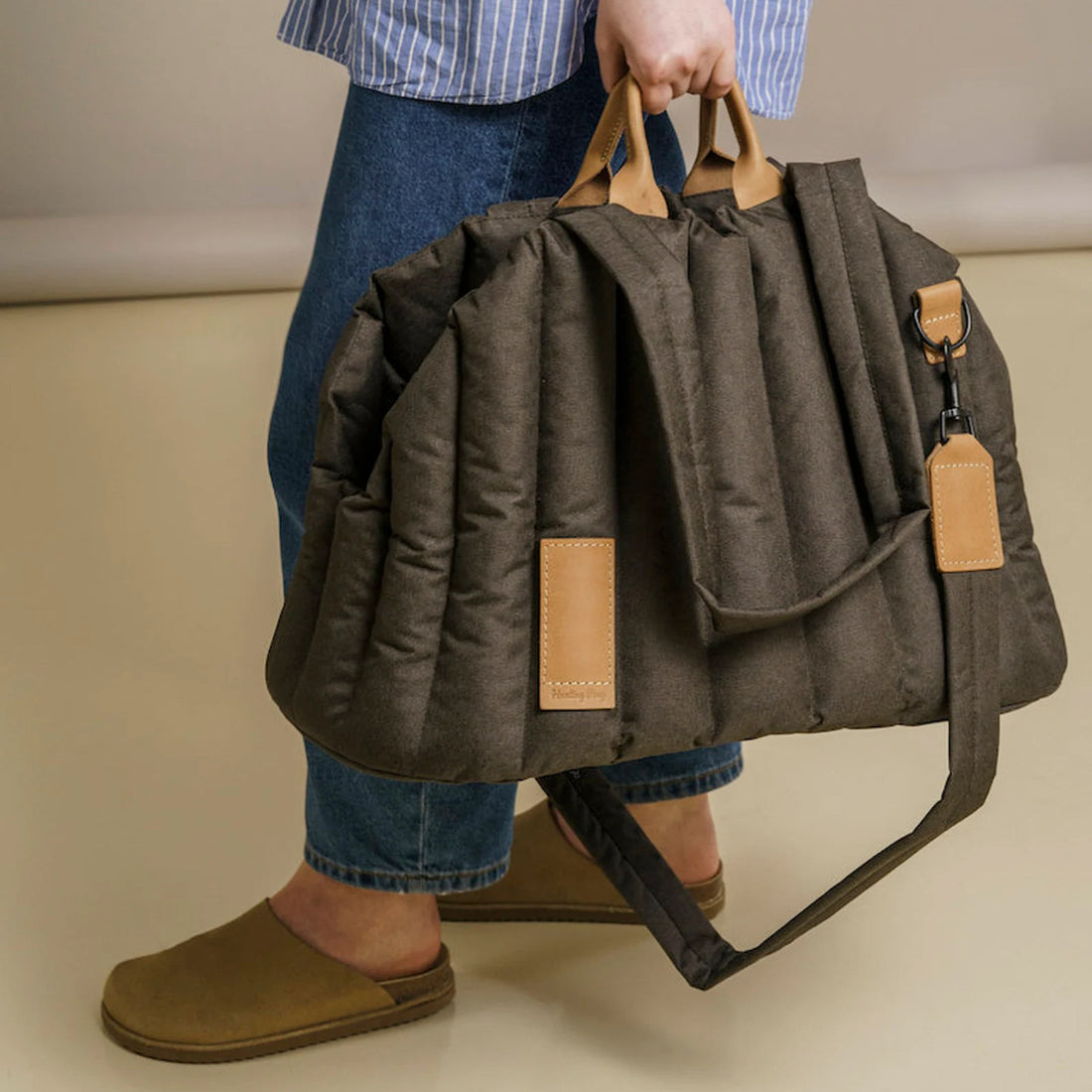 Lightweight Waterproof Portable Pet Carrier Bag For Travel